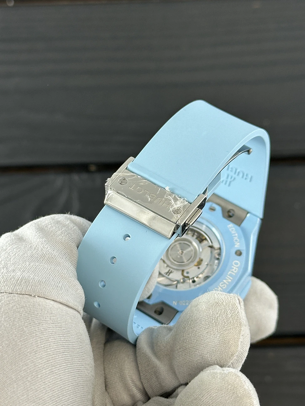 Часы Hublot  Classic Fusion Aerofusion Chronograph Orlinski Sky Blue Ceramic  525.ES.0170.RX.ORL22