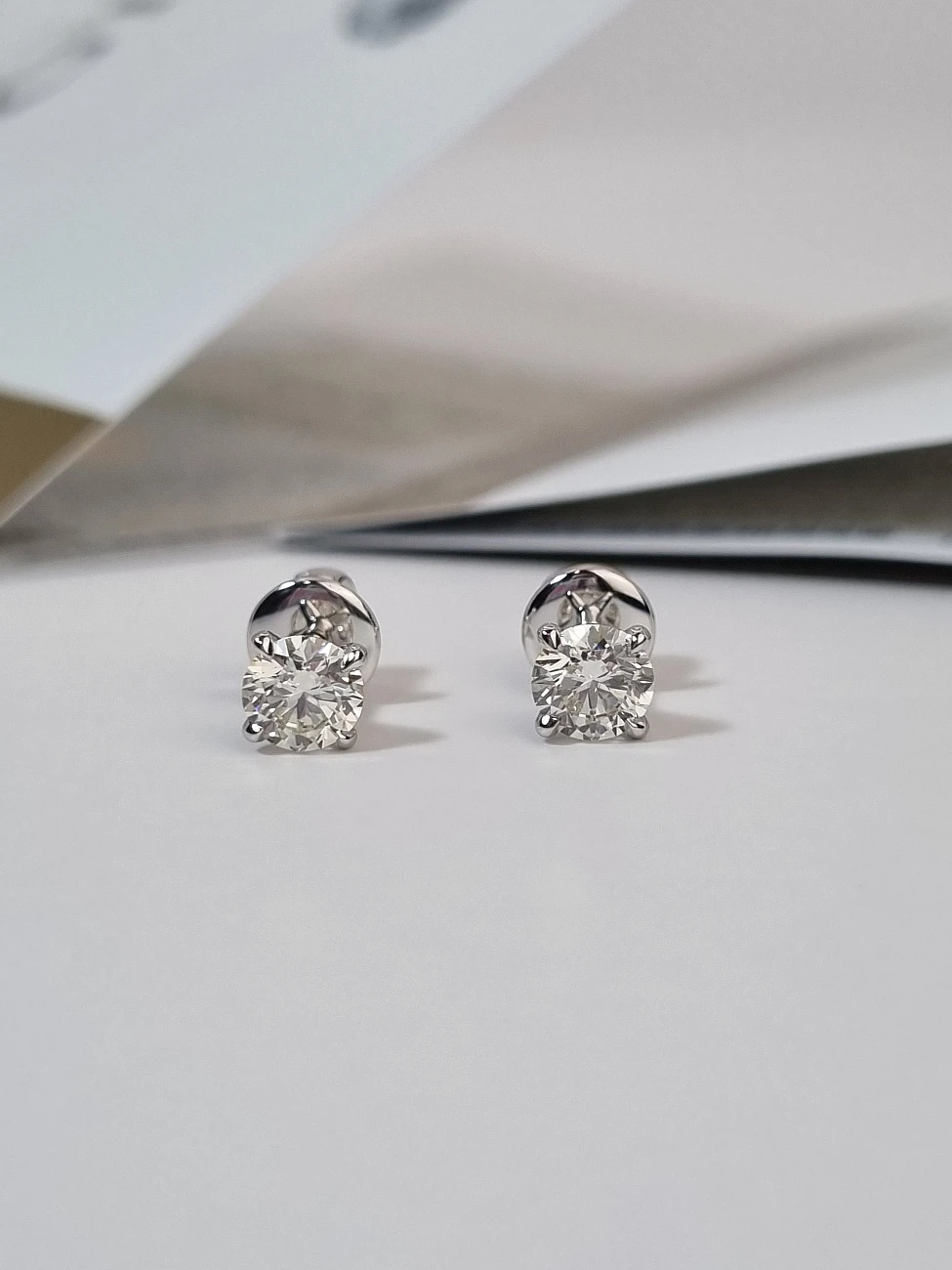 Украшение GIA  Серьги С Бриллиантами 0,53/0,54 Ct. K/Vs2   