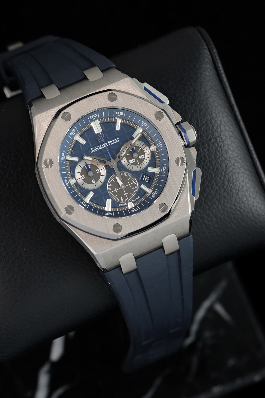 Часы Audemars Piguet  Royal Oak Offshore Chronograph 42 Mm  26480TI.OO.A027CA.01