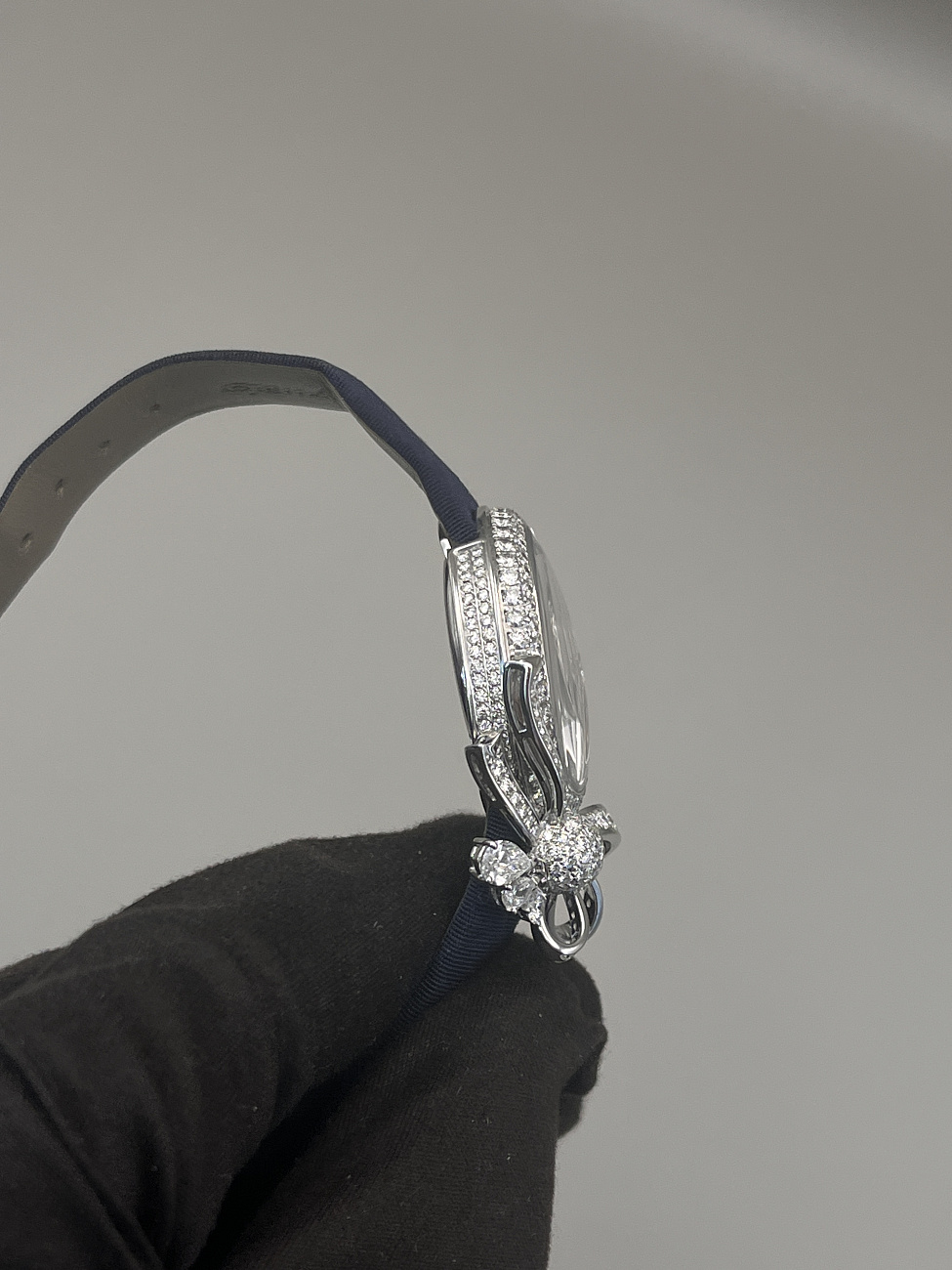 Часы Breguet  Désir De La Reine  GJ27BB8924/DDD83L