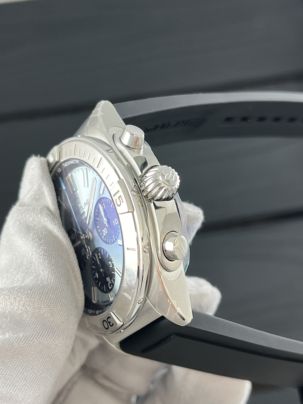 Часы Breitling  Chronomat B01 42Mm  PB0134101C1S1