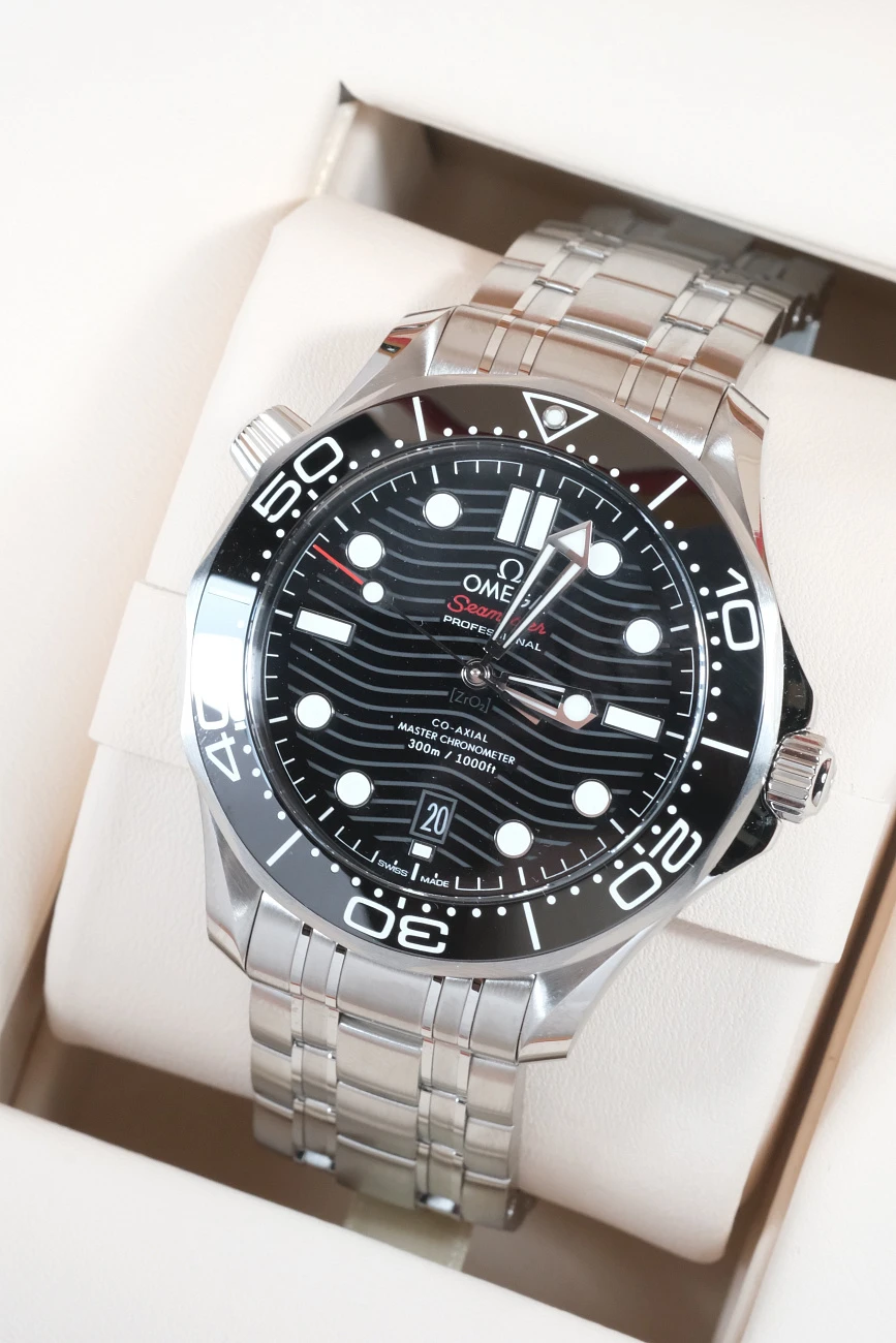 Часы Omega  Seamaster Diver 300 M Co-Axial Chronometer 42 Mm Black  210.30.42.20.01.001