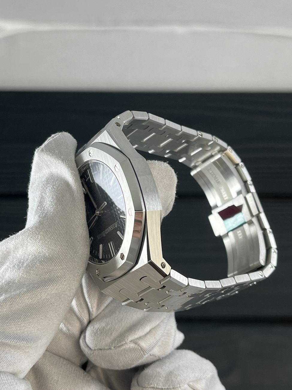 Часы Audemars Piguet  Royal Oak 37 Mm Blue Dial  15550ST.OO.1356ST.06