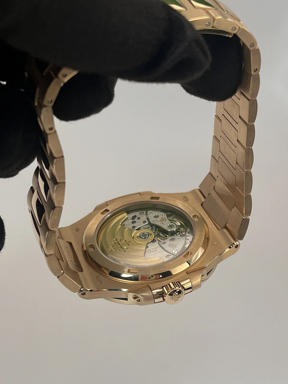 Часы Patek Philippe  Custom Nautilus Rose Gold And Ruby 40Mm  FIX 5723/1R 5711R
