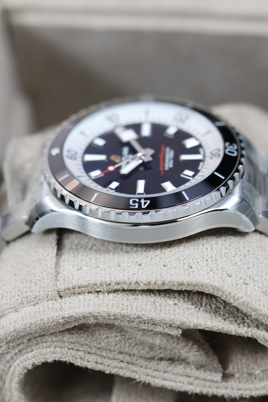 Часы Breitling  Superocean 42  A17375211B1A1