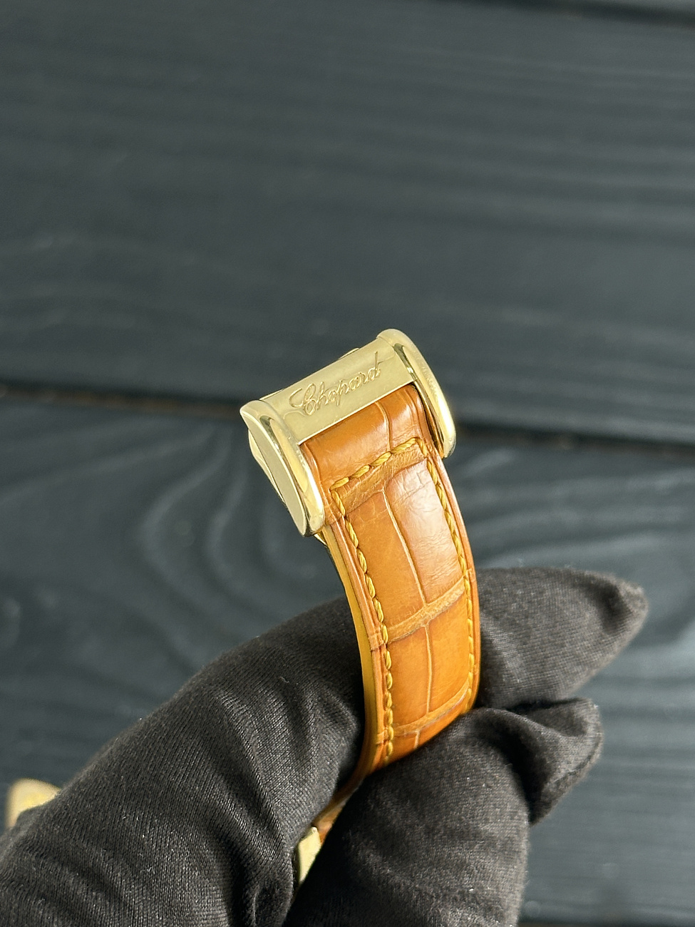 Часы Chopard  Limited Edition Elton John Aids Foundation Chronograph 18K Yellow Gold 39Mm  16/1868