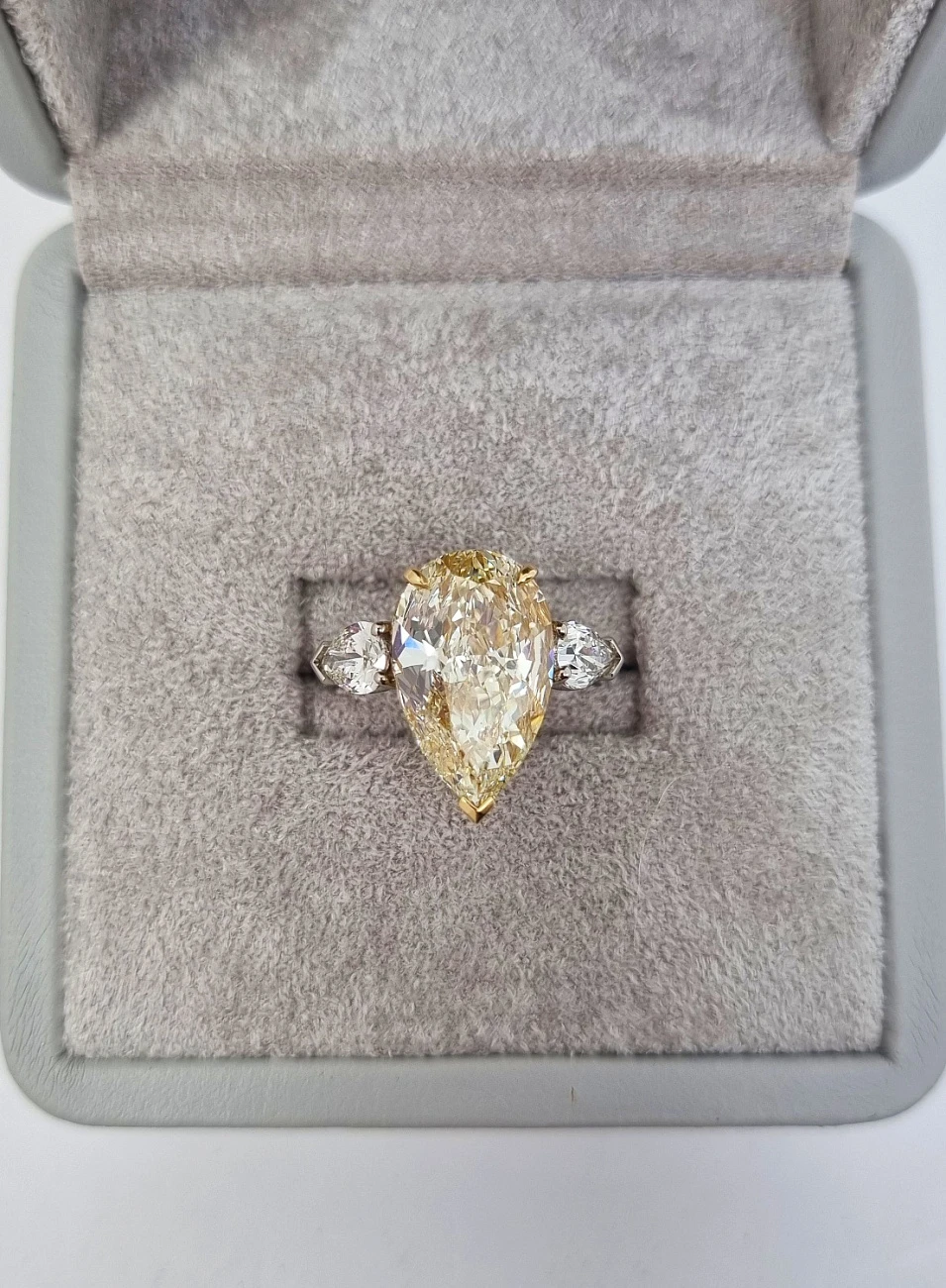 Украшение GIA  Кольцо С Бриллиантом 5,00 Ct. Ly/Vs2   