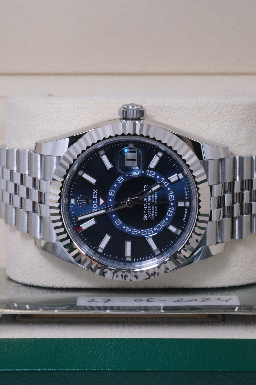 Часы Rolex  Oyster Perpetual Sky-Dweller Blue Dial  336934