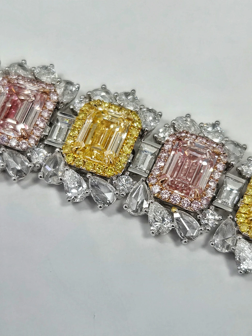 Украшение GIA  Браслет с бриллиантами 29,91 ct.    