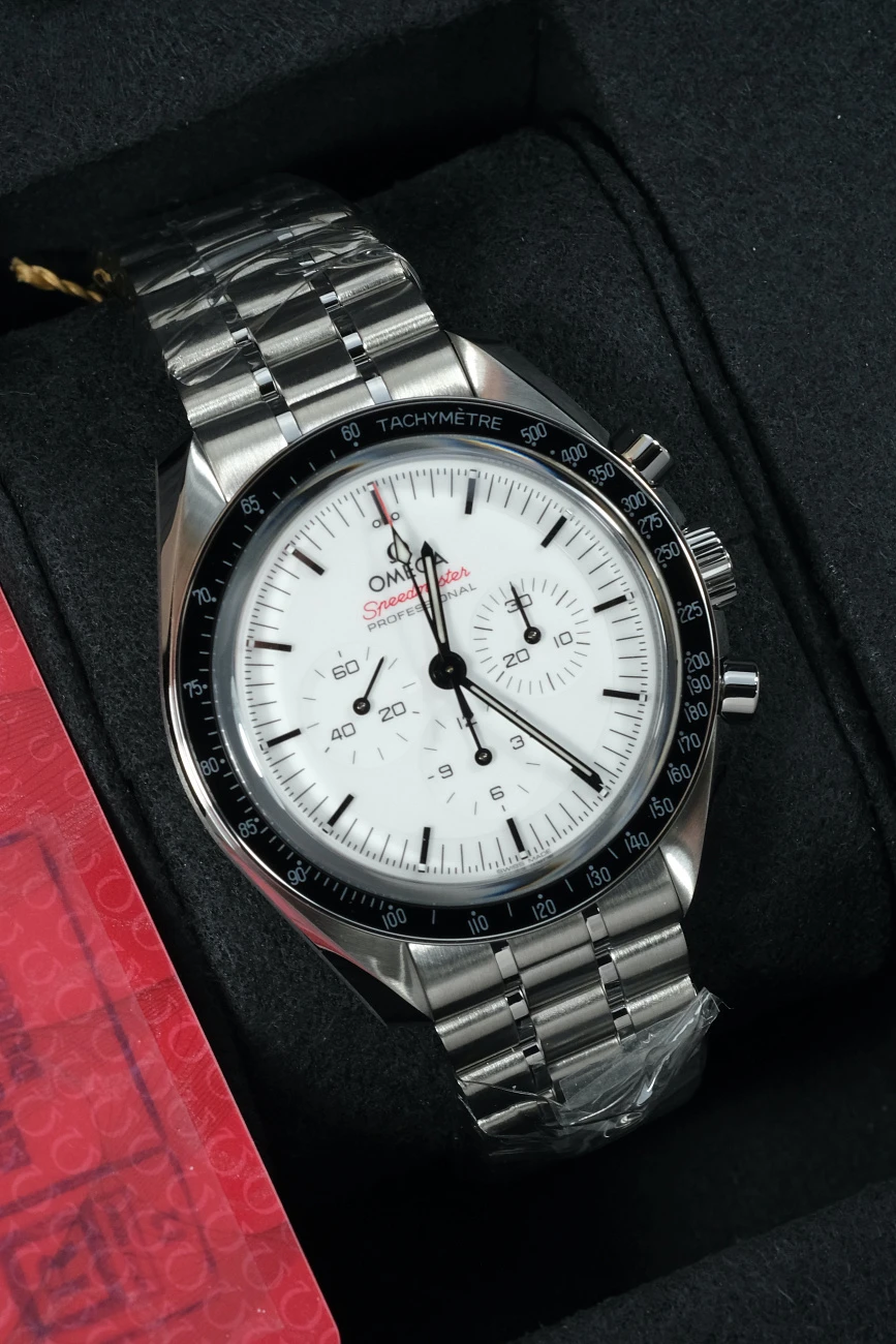 Часы Omega  Speedmaster Moonwatch Professional Co‑Axial Master Chronometer Chronograph 42 Mm  310.30.42.50.04.001