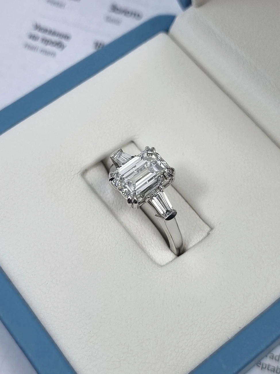 Украшение No Name  Кольцо С Бриллиантом 3,01 Ct. H/Vs1   