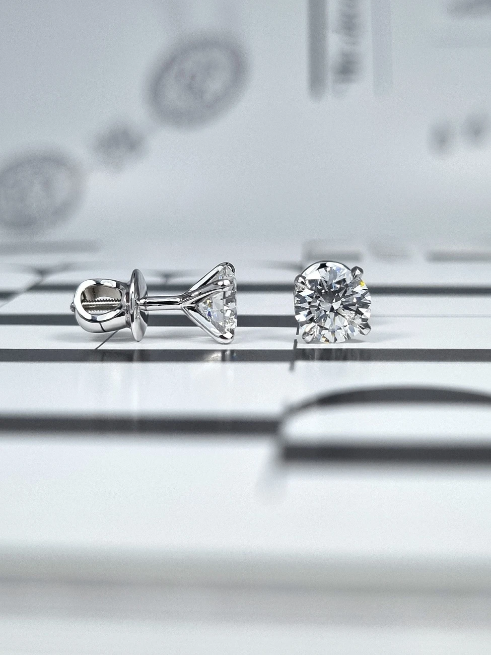 Украшение GIA  Серьги 1,00/1,00 ct. F/VS2 (3 Excellent) Round Diamonds   