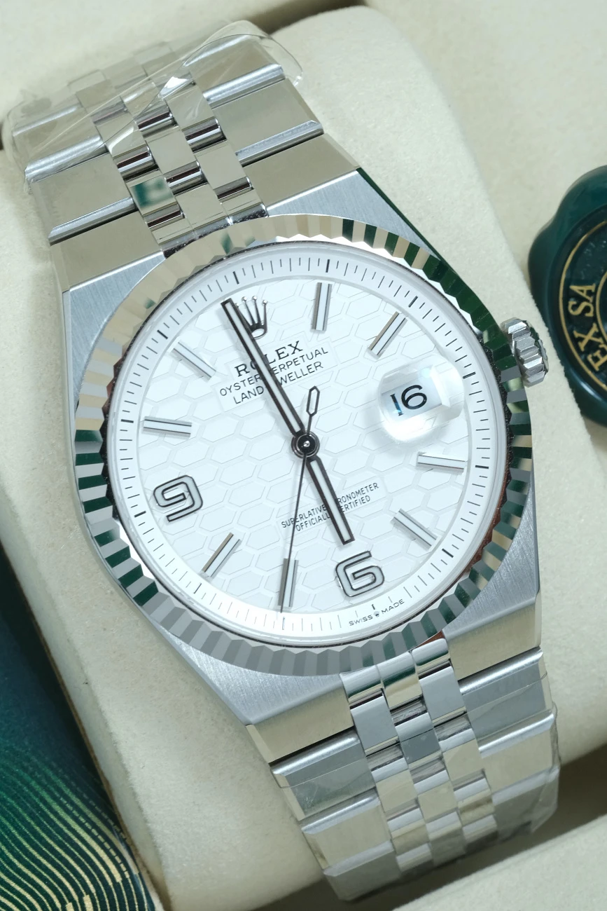 Часы Rolex  Land Dweller 40 Steel  127334