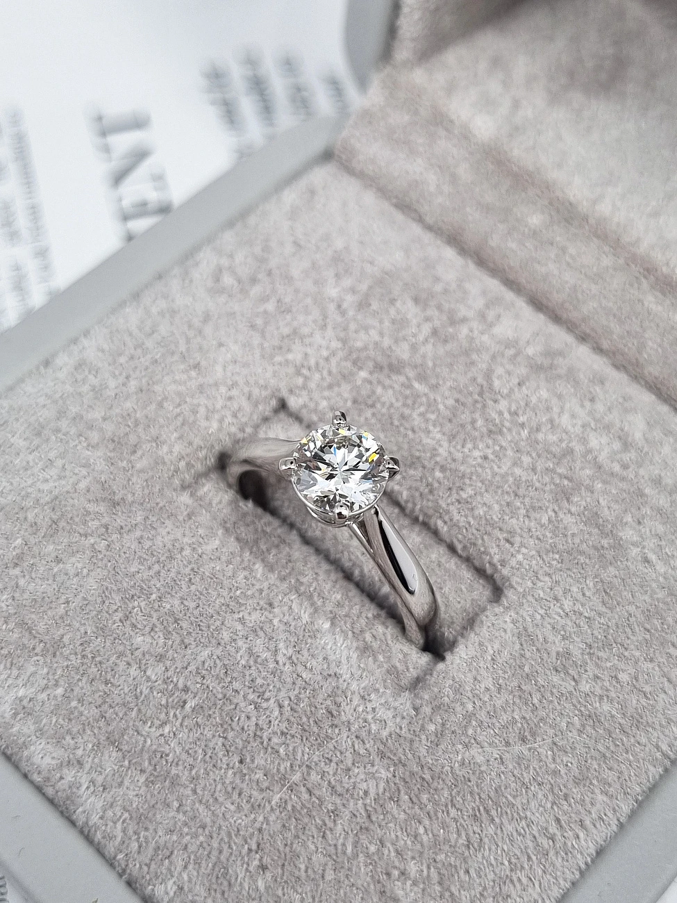 Украшение GIA  Кольцо 1,01 ct. G/Si1 (3 Excellent)   