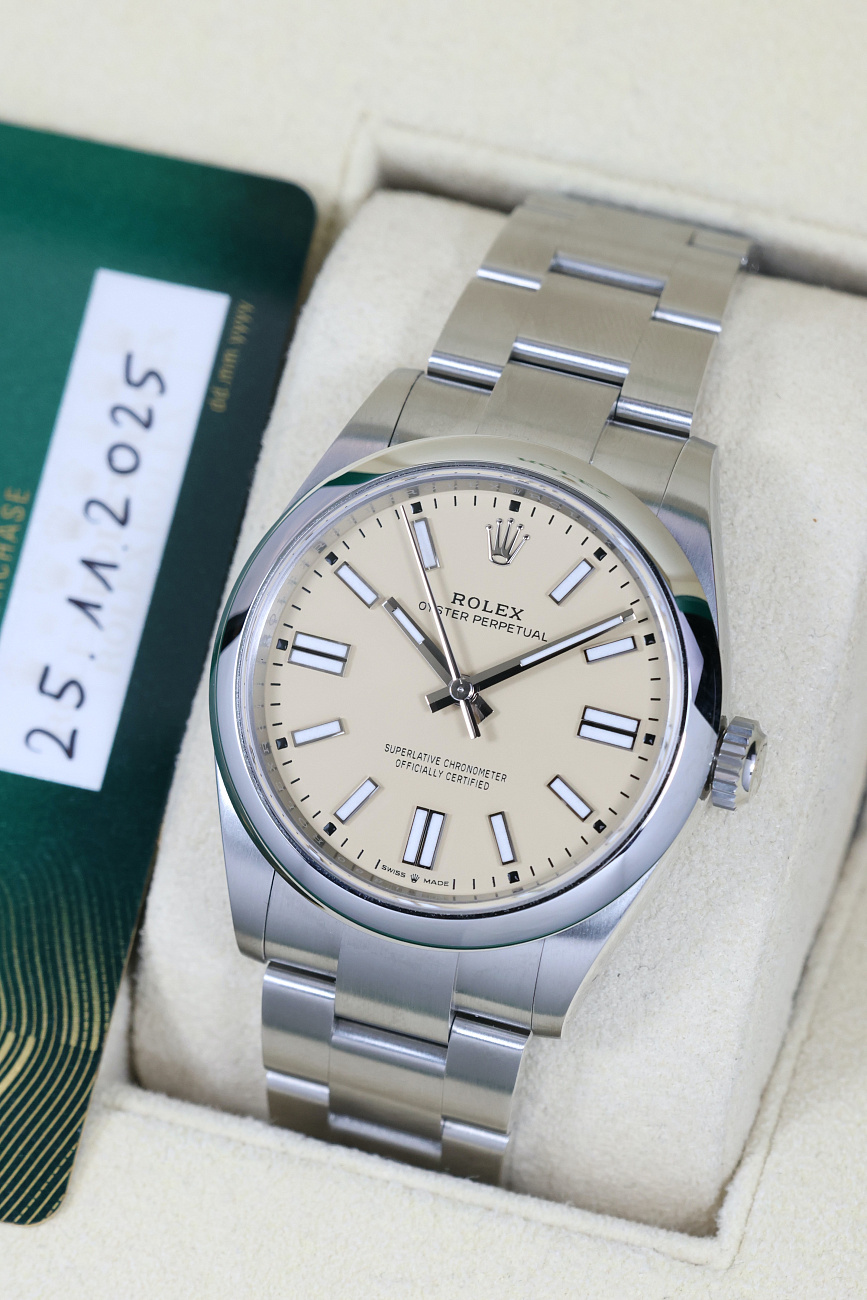 Часы Rolex  Oyster Perpetual 41 Mm Beige Dial  134300