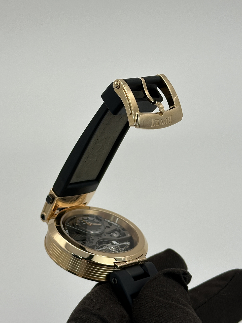 Часы Bovet  Amadeo Fleurier Tourbillon Ottanta Due  TPIND001