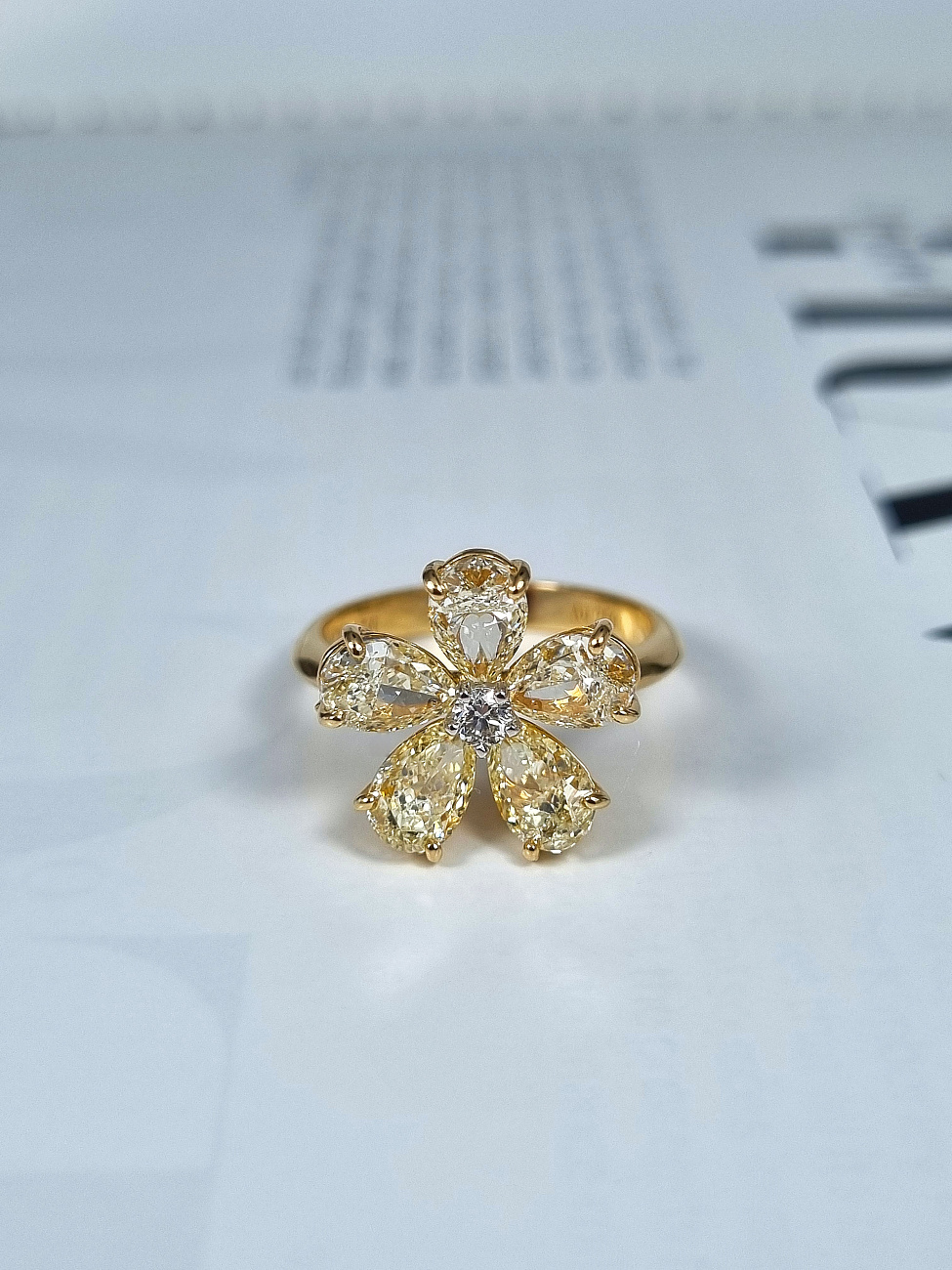 Украшение No Name  Кольцо с бриллиантами 3,57 ct.   