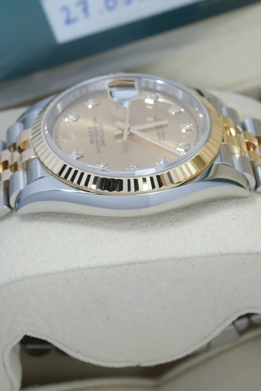Часы Rolex  Datejust Champagne Diamond Dial  126233-0017
