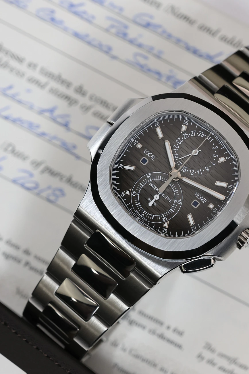 Часы Patek Philippe  Nautilus Travel Time Chronograph  5990/1A-001