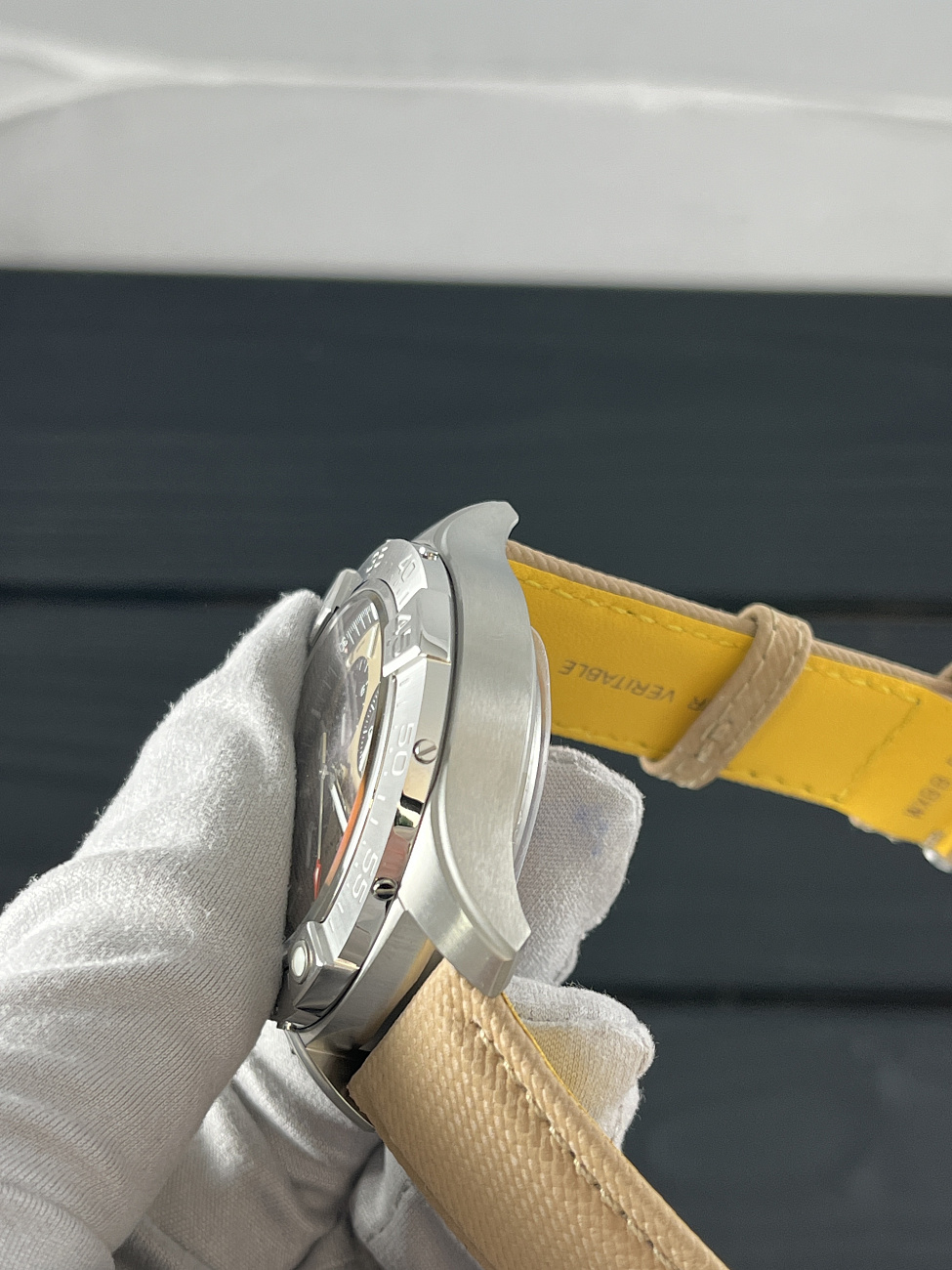 Часы Breitling  Avenger B01 Chronograph 44Mm  AB0147101A1X1