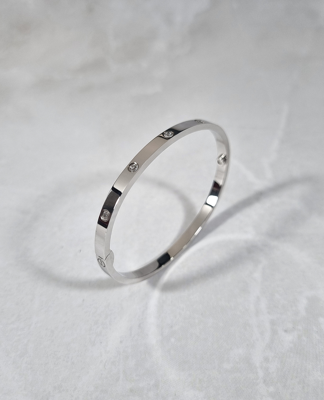 Украшение Cartier  Браслет Love, Small Model, 10 Diamonds  B6048017 