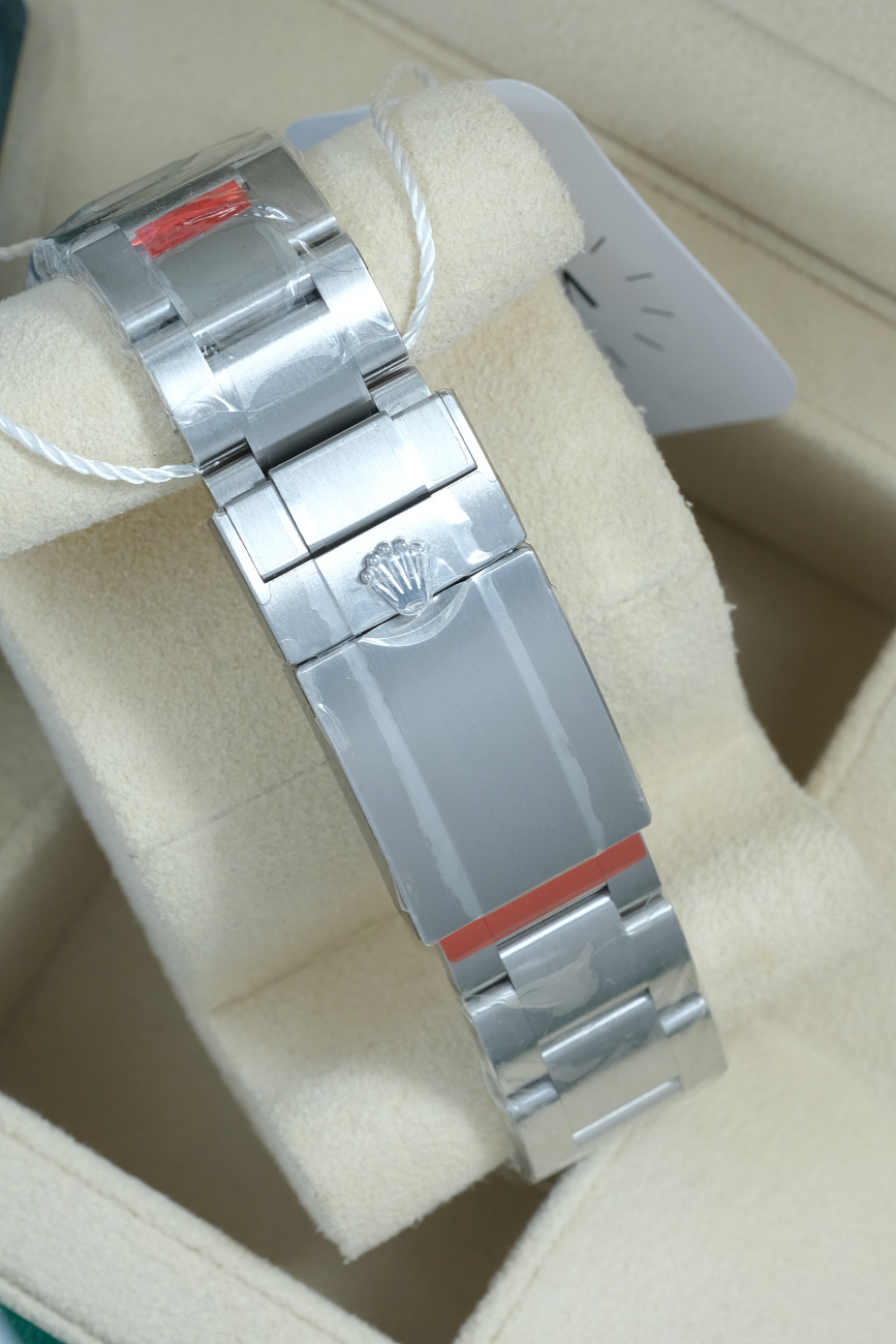 Часы Rolex  Explorer Ii Oyster Perpetual 42 Mm White Dial  m226570-0001