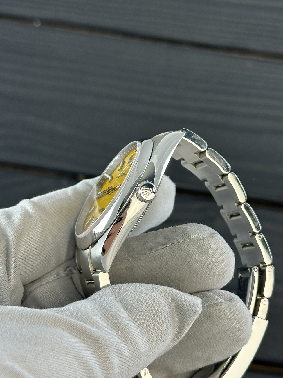 Часы Rolex  Oyster Perpetual 41 Mm Yellow Dial  124300