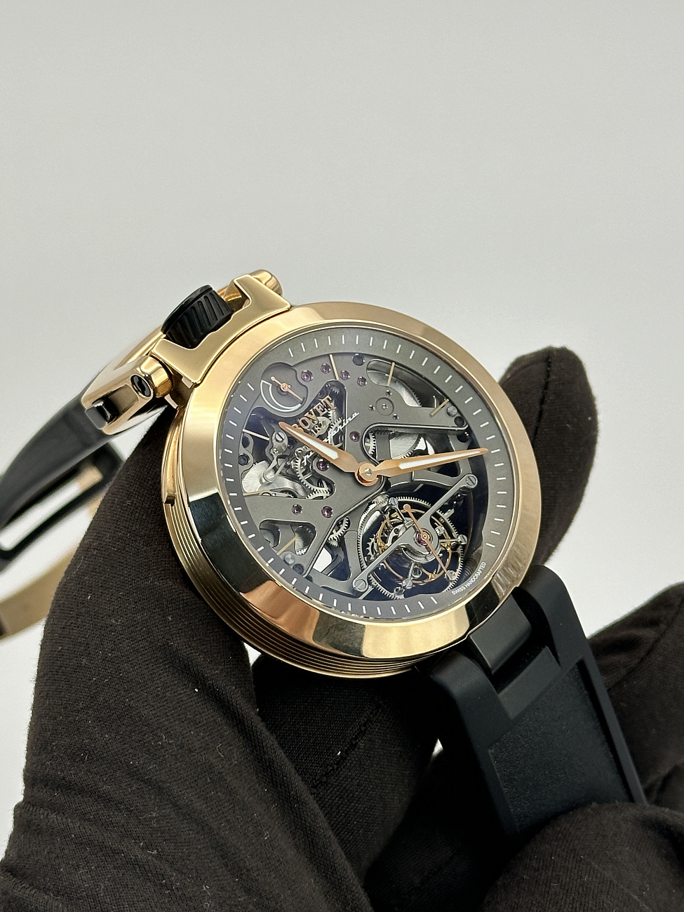 Часы Bovet  Amadeo Fleurier Tourbillon Ottanta Due  TPIND001