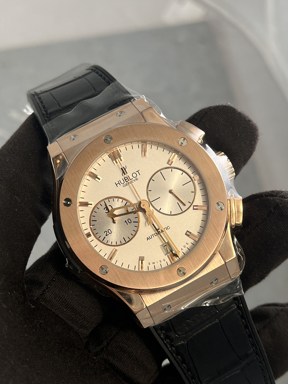Часы Hublot  Classic Fusion Chronograph King Gold Opalin 42Mm  541.OX.2610.LR