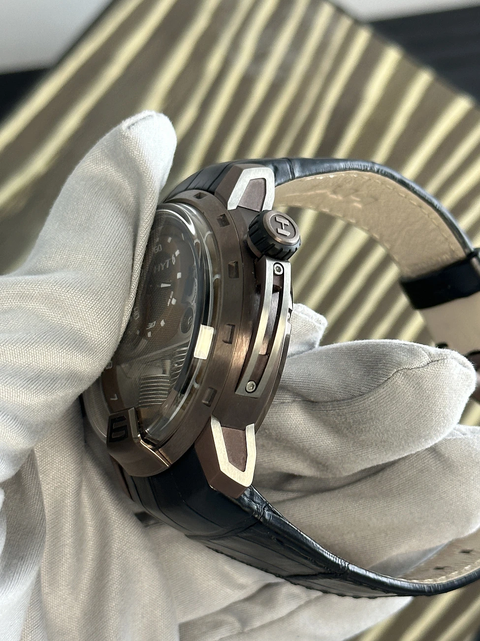 Часы HYT  H1 Collection Rich Time Edition  148-TB-21-GF-RU