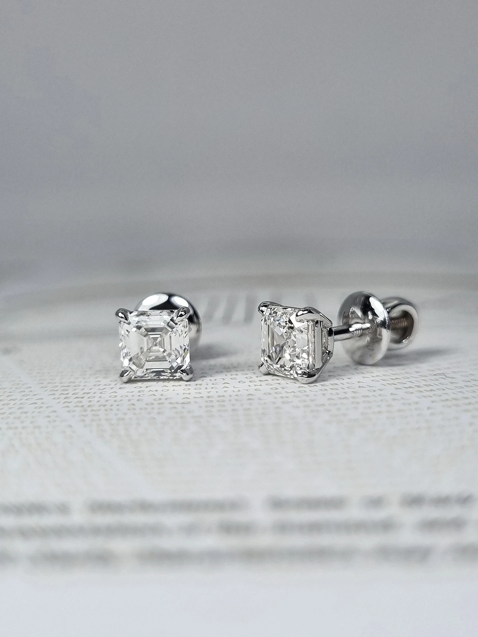 Украшение GIA  Серьги 1,00/1,01 ct. G/VVS2 (Asscher Cut)   