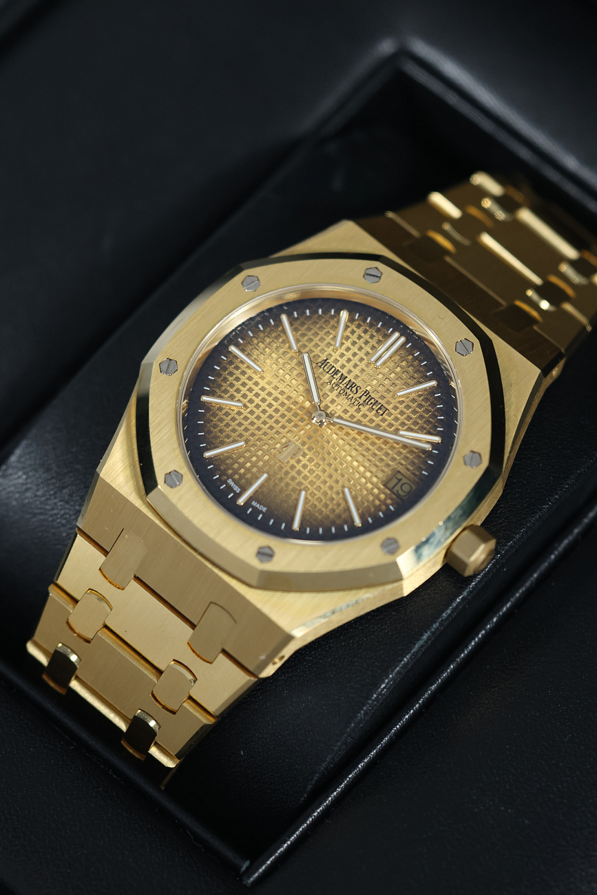 Часы Audemars Piguet  Royal Oak Jumbo Extra-Thin «50-ЛЕТНИЙ ЮБИЛЕЙ»  16202BA.OO.1240BA.01