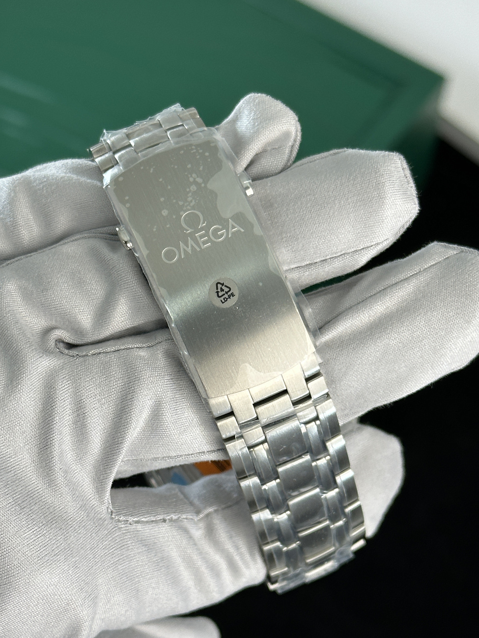 Часы Omega  Diver 300M Co‑Axial Master Chronometer Chronograph 44 Mm  210.30.44.51.01.001