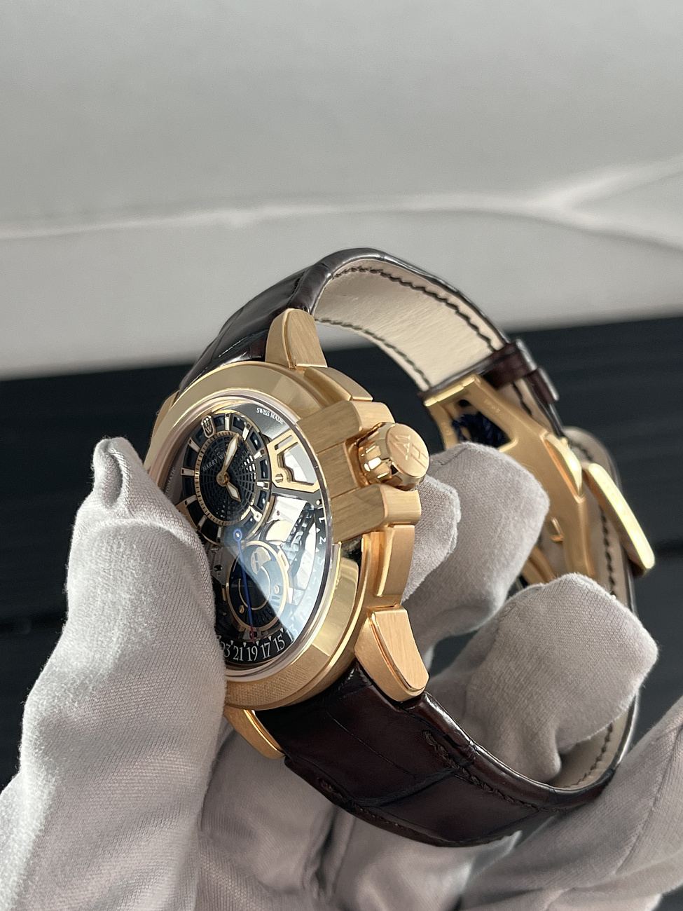 Harry Winston в наличии в Москве в &quot;Мануфактуре&quot;! 