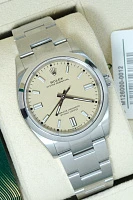 Часы Rolex  Oyster Perpetual 36Mm Biege Dial  126000