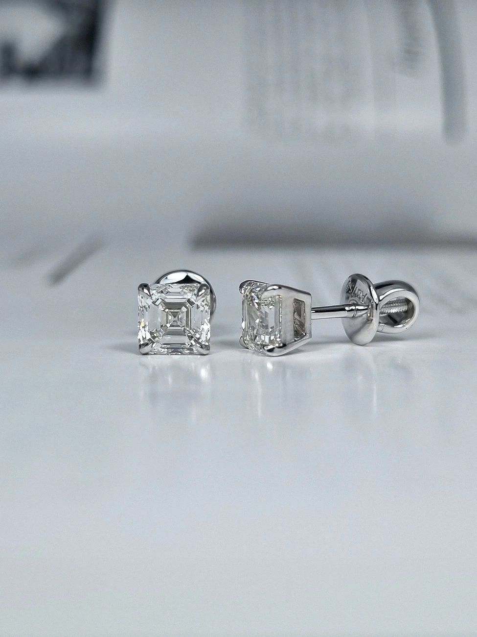 Украшение GIA  Серьги c бриллиантами 0,77/0,77 ct. G/VS1 "Lucky Number"   