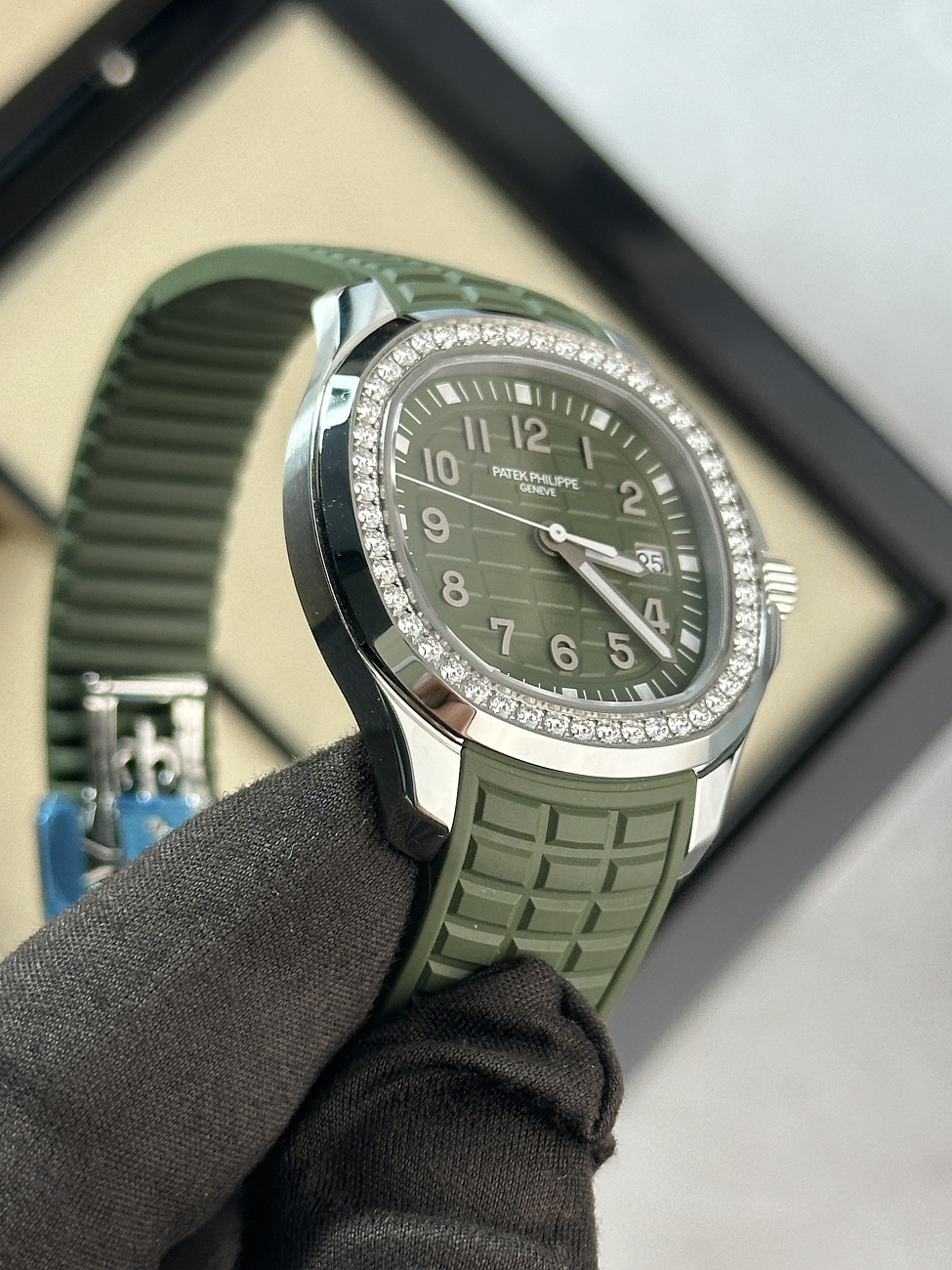 Часы Patek Philippe  Aquanaut Luce Olive Green  5267/200A