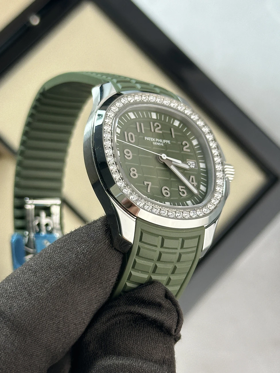 Часы Patek Philippe  Aquanaut Luce Olive Green  5267/200A
