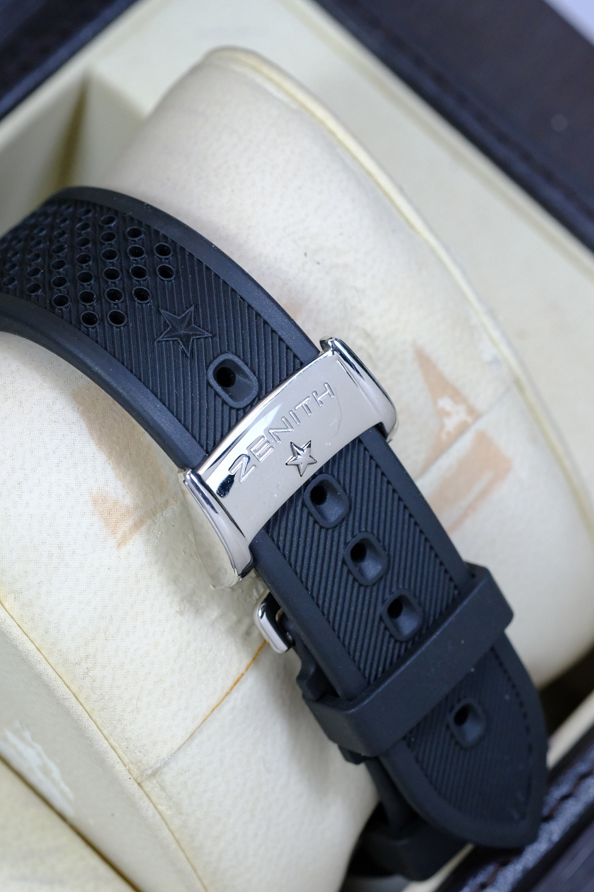 Часы Zenith  El Primero Chronomaster  03.1260.4021/75.C551