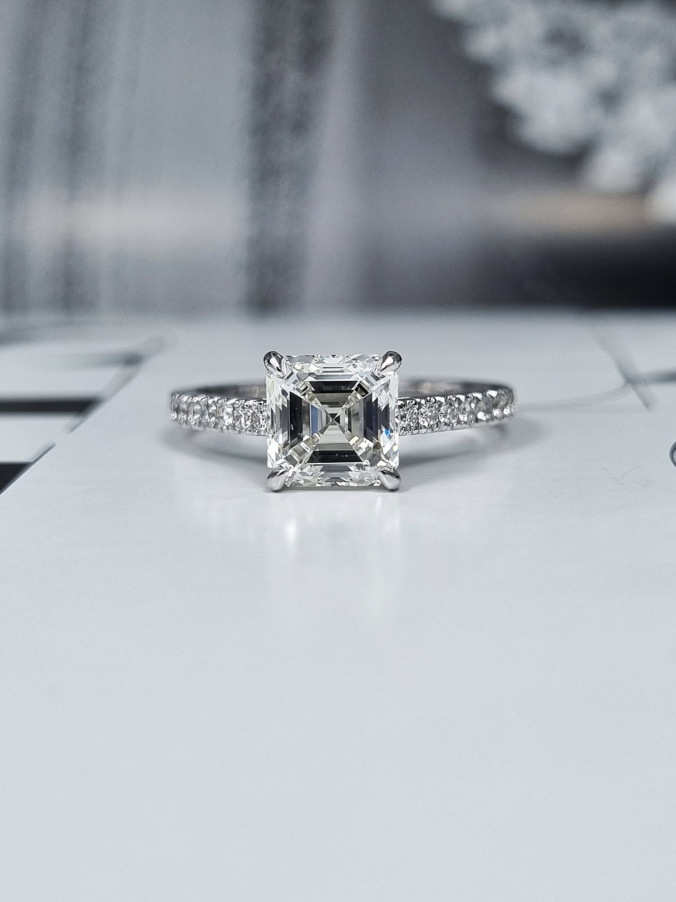 Украшение GIA  Кольцо с бриллиантом 1,73 ct. H/Internally Flawless (Asscher cut)   