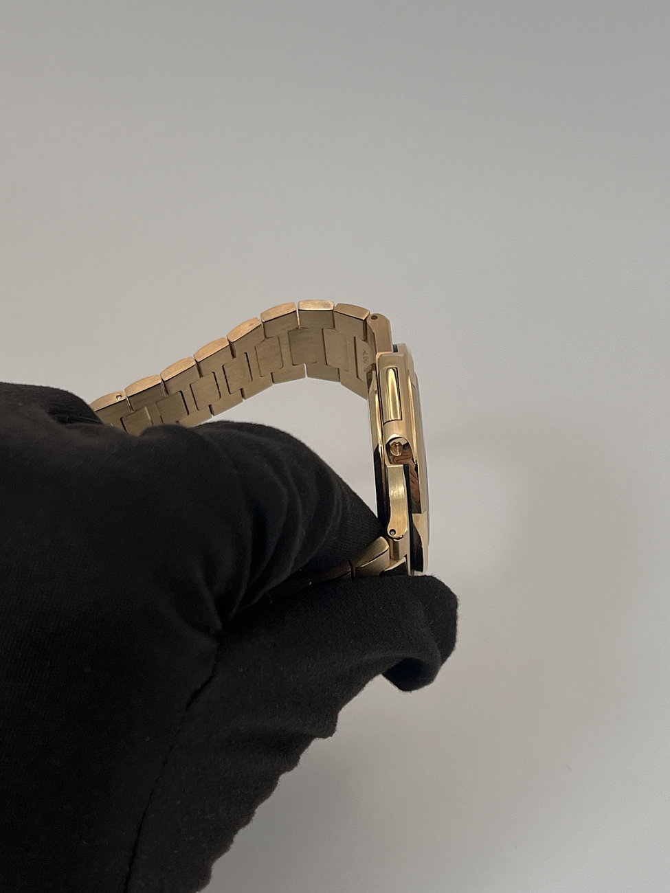 Часы Patek Philippe  Custom Nautilus Rose Gold And Ruby 40Mm  FIX 5723/1R 5711R