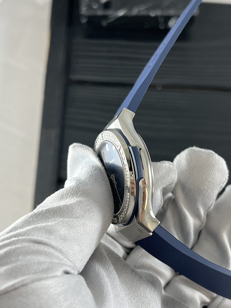 Часы Hublot  Classic Fusion Titanium Diamonds 38 Mm  565.NX.7170.RX.1204