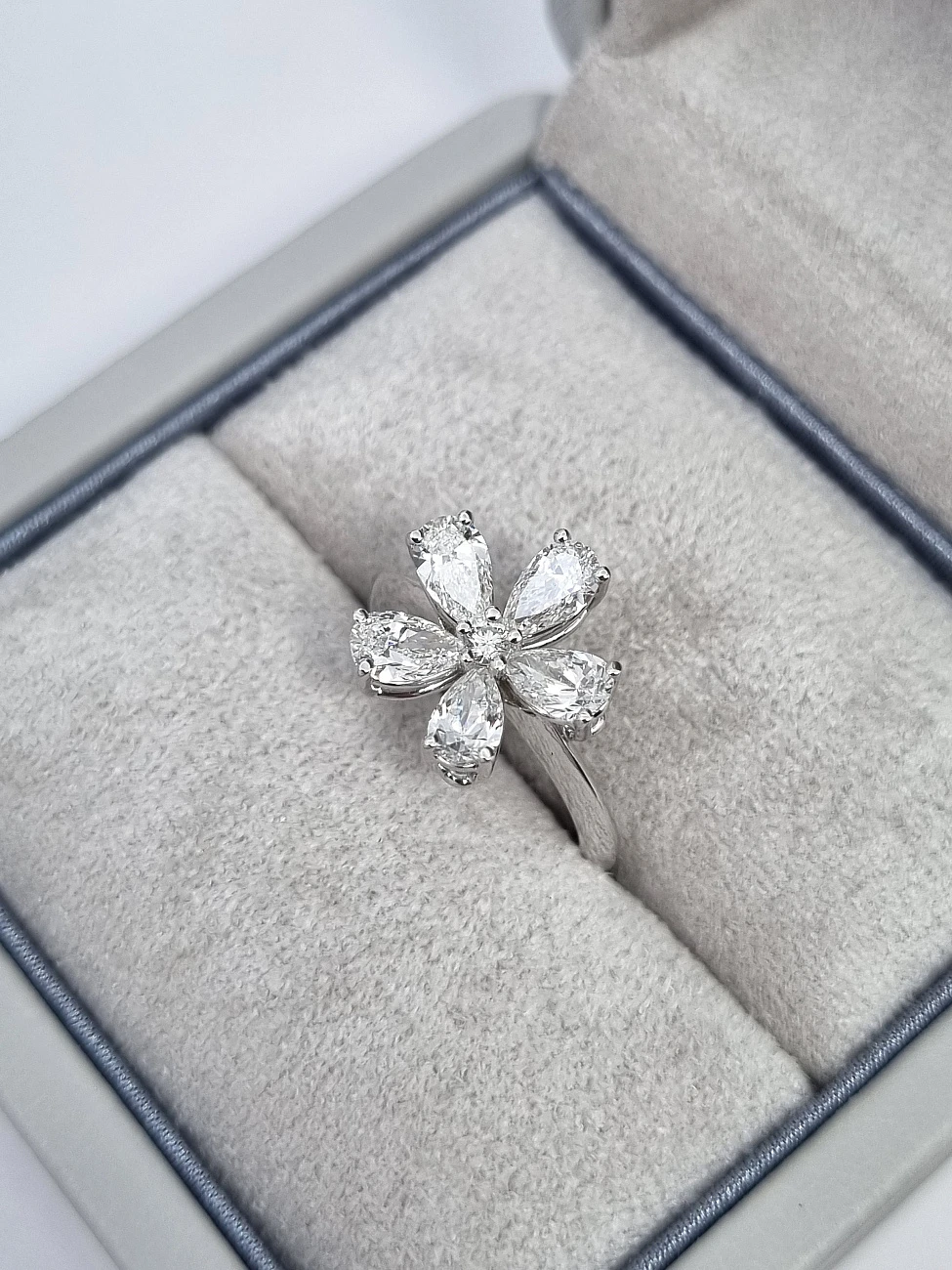 Украшение GIA  Кольцо с бриллиантами 1,50 ct. G/VS1   