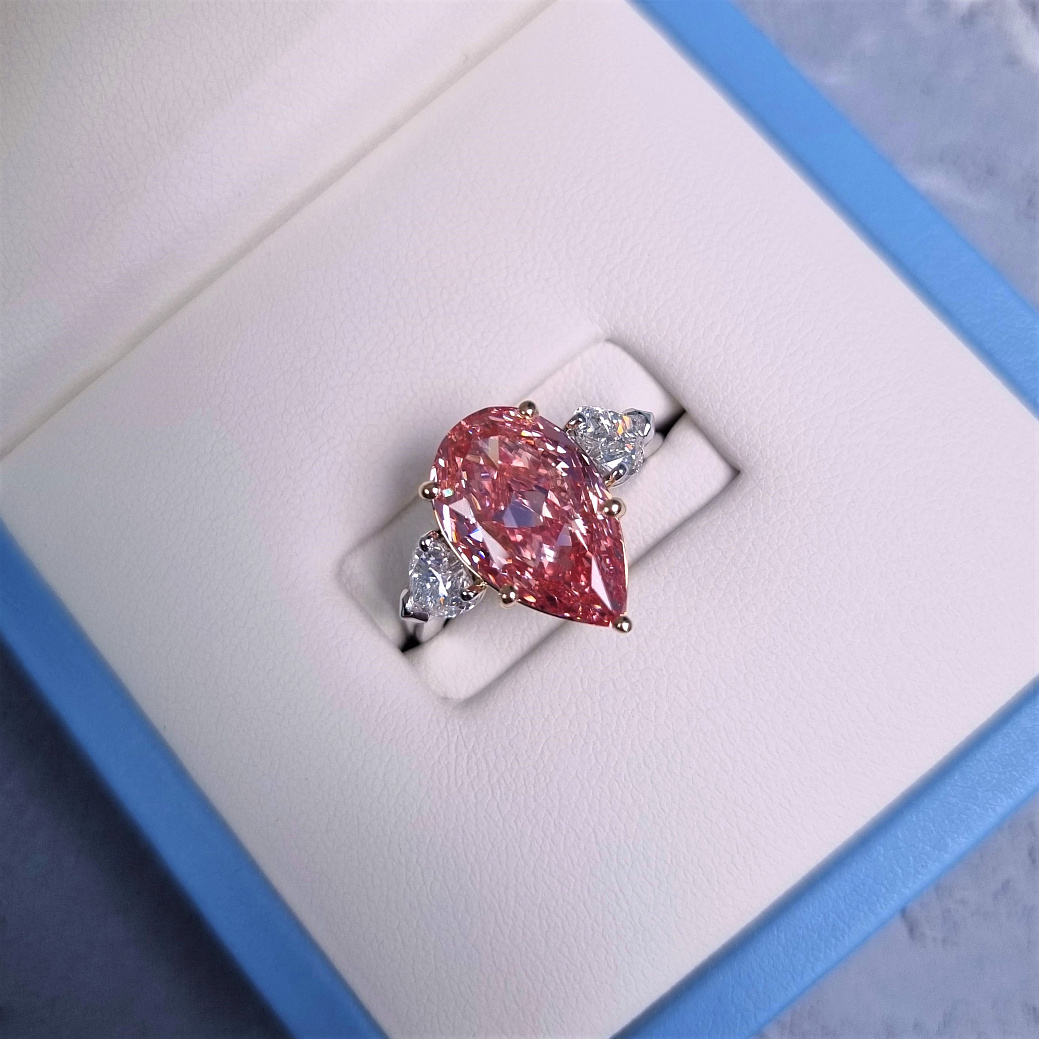 Украшение NO NAME  Кольцо С Бриллиантом 4,04 Ct. Fancy Vivid Pink (Treated)/Vs1   