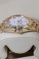 Часы Rolex  Day-Date 40 Yellow Gold White Dial  228238