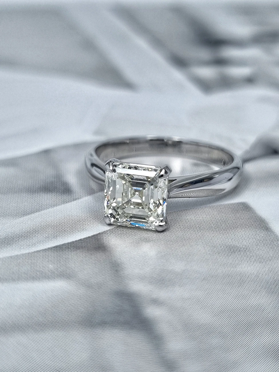 Украшение GIA  Кольцо с бриллиантом 2,01 ct. L/VS2 (Asscher)   