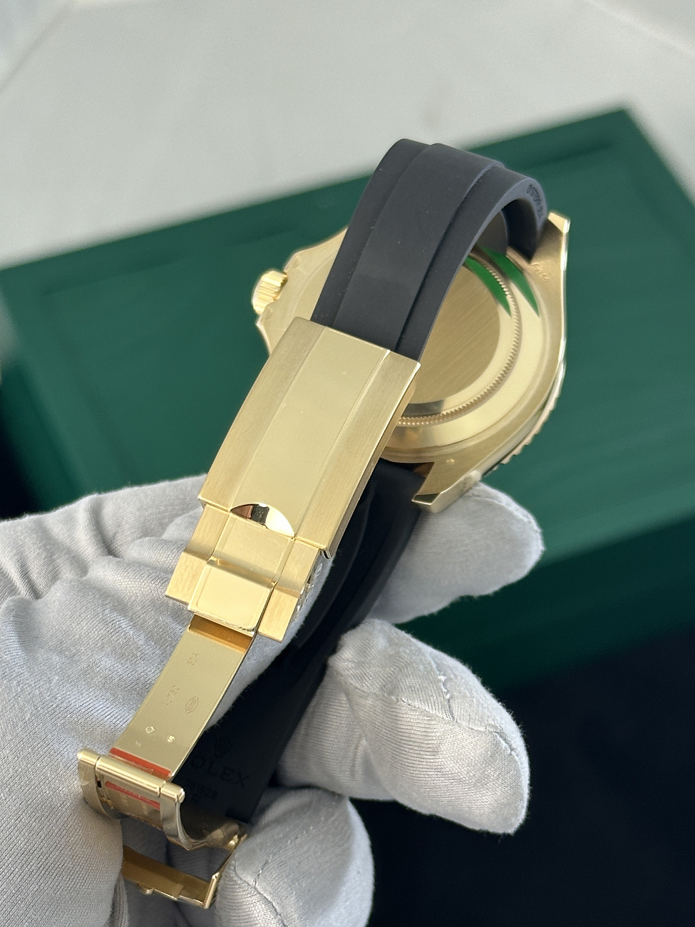 Часы Rolex  Oyster Perpetual Yacht-Master 42 Mm Yellow Gold  226658-0001