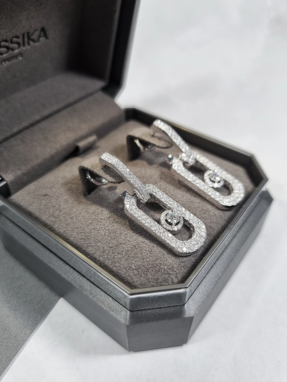 Украшение Messika  So Move Xl Diamond Pavé Pendant Earrings  So Move XL Pavé-Set Pendant Earrings 13123-WG 