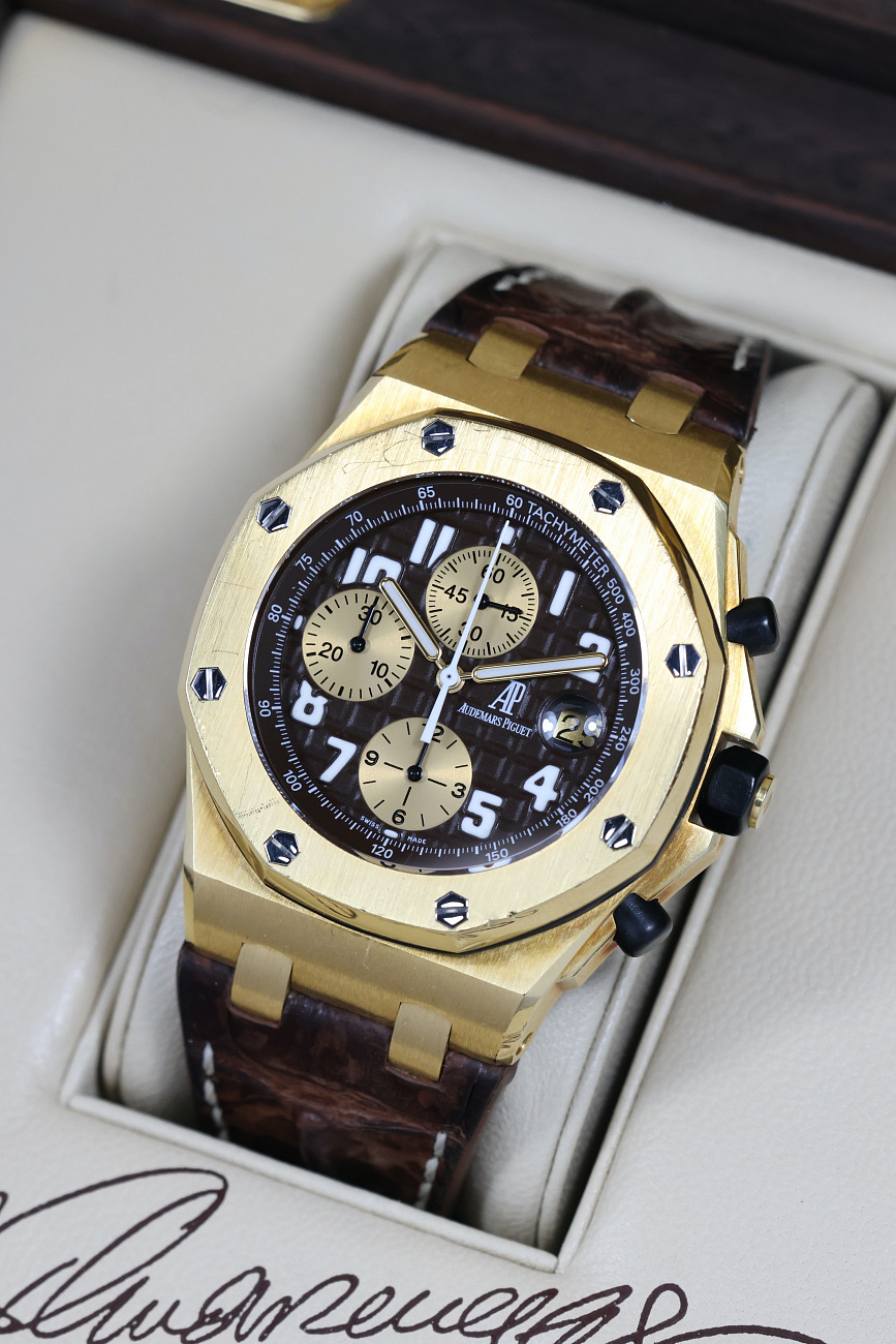Часы Audemars Piguet  Royal Oak Offshore Arnold Schwarzenegger   26007BA.OO.D088CR.01