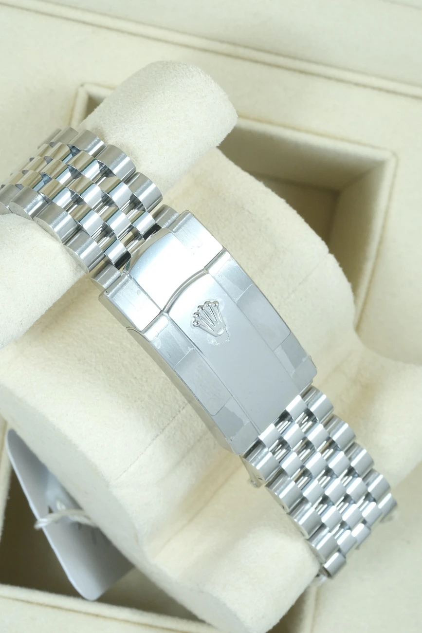 Часы Rolex  Тюнинг Oyster Perpetual Datejust 41Mm Who Cares Edition  126300 Who Cares